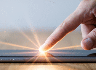 Your Guide to Push Ads That Actually Work Person positively interacting with push notification.