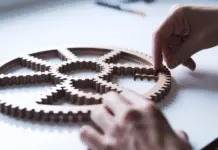 Why Your Ads Aren’t Converting and How to Fix It Strategizing a traffic acquisition campaign.